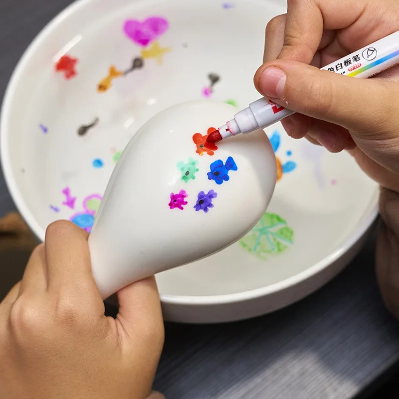 Painting pen floating in water water-based floating magic water painting.funny toys 12colours/set
Painting pen floating in water water-based floating magic water painting.funny toys 12colours/set