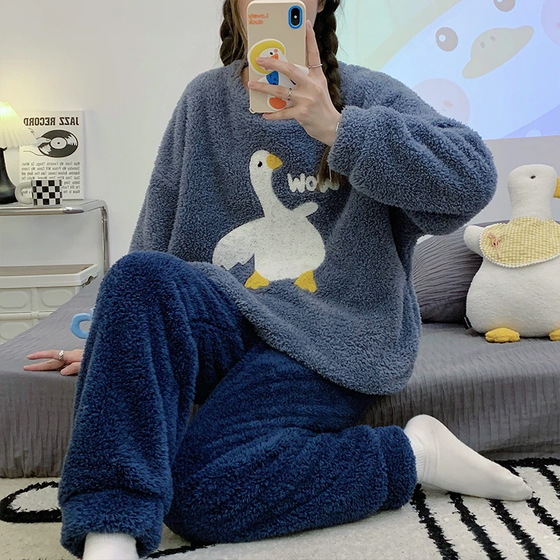 Women Winter Flannel Pajamas Set Winter Coral Fleece Thick Long Sleeve Sleepwear Female Cute Duck Cartoon Pyjamas Warm Homewear
Women Winter Flannel Pajamas Set Winter Coral Fleece Thick Long Sleeve Sleepwear Female Cute Duck Cartoon Pyjamas Warm Homewear