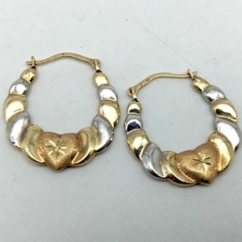 New High Quality Ribbed Tri-Color Heart Hoop Earrings Jewelry for Women Trendy Metal Texture Earrings Accessories
New High Quality Ribbed Tri-Color Heart Hoop Earrings Jewelry for Women Trendy Metal Texture Earrings Accessories