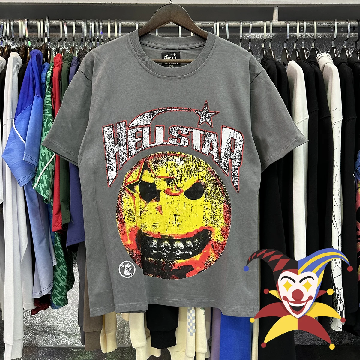 Черная Винтажная футболка с коротким рукавом для мужчин и женщин
Черная Винтажная футболка с коротким рукавом для мужчин и женщин