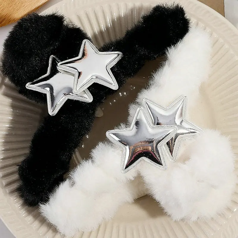 Korean New Y2K Silver Star Plush Hair Claw Clip Winter Trendy Girls Headdress Cute Pentagram Hairpin Hair Accessories for Women
Korean New Y2K Silver Star Plush Hair Claw Clip Winter Trendy Girls Headdress Cute Pentagram Hairpin Hair Accessories for Women