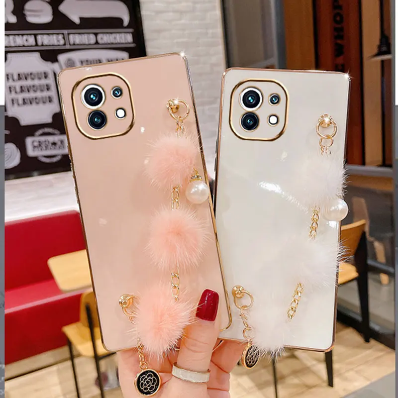 Luxury Bracelet Chain Phone Case For Xiaomi Mi11 Lite 5G Cover Soft Strap Fur Ball Xiaomi Mi 11 Lite Mi10 Mi10T Lite Case Fundas
Luxury Bracelet Chain Phone Case For Xiaomi Mi11 Lite 5G Cover Soft Strap Fur Ball Xiaomi Mi 11 Lite Mi10 Mi10T Lite Case Fundas