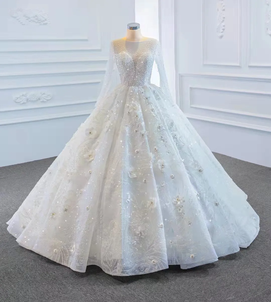 Glitter Pearls Crystal Bridal Gowns 3D Flower Appliqued Wedding Dresses Saudi Arabia Long Sleeves Custom Made Robe De Mariée
Glitter Pearls Crystal Bridal Gowns 3D Flower Appliqued Wedding Dresses Saudi Arabia Long Sleeves Custom Made Robe De Mariée