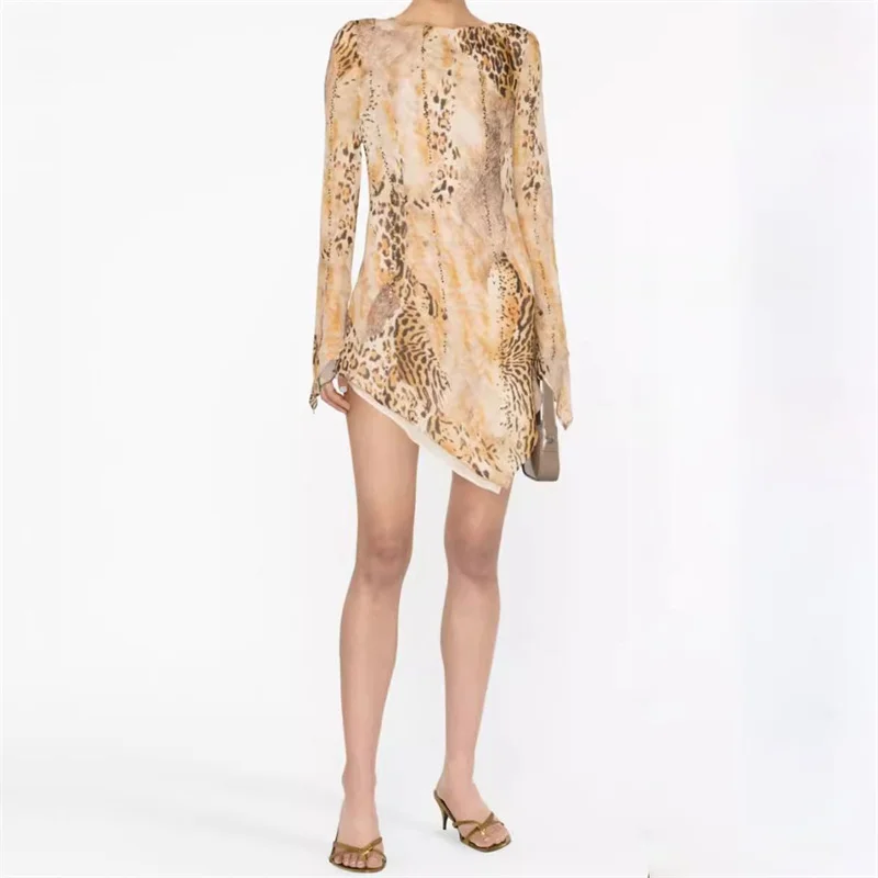 Sexiest Body Suit 2023 Summer New Korean Fashion Leopard Print Bodysuits Sexy Backless Round Neck Long Sleeve Top y2k Mini Skirt
Sexiest Body Suit 2023 Summer New Korean Fashion Leopard Print Bodysuits Sexy Backless Round Neck Long Sleeve Top y2k Mini Skirt