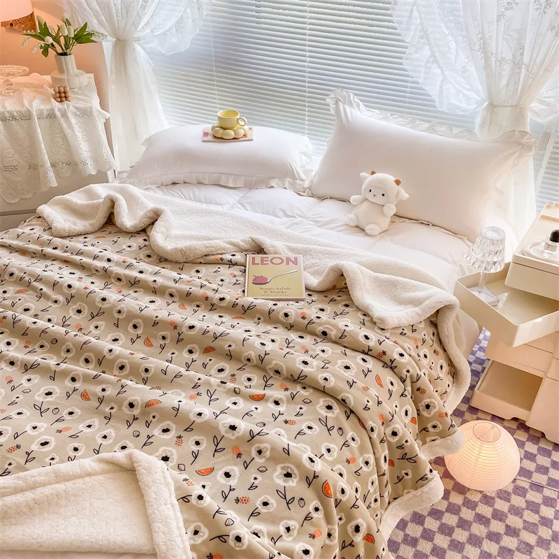 Blanket thickened in winter nap office shawl air conditioning blanket flannel sofa blanket
Blanket thickened in winter nap office shawl air conditioning blanket flannel sofa blanket