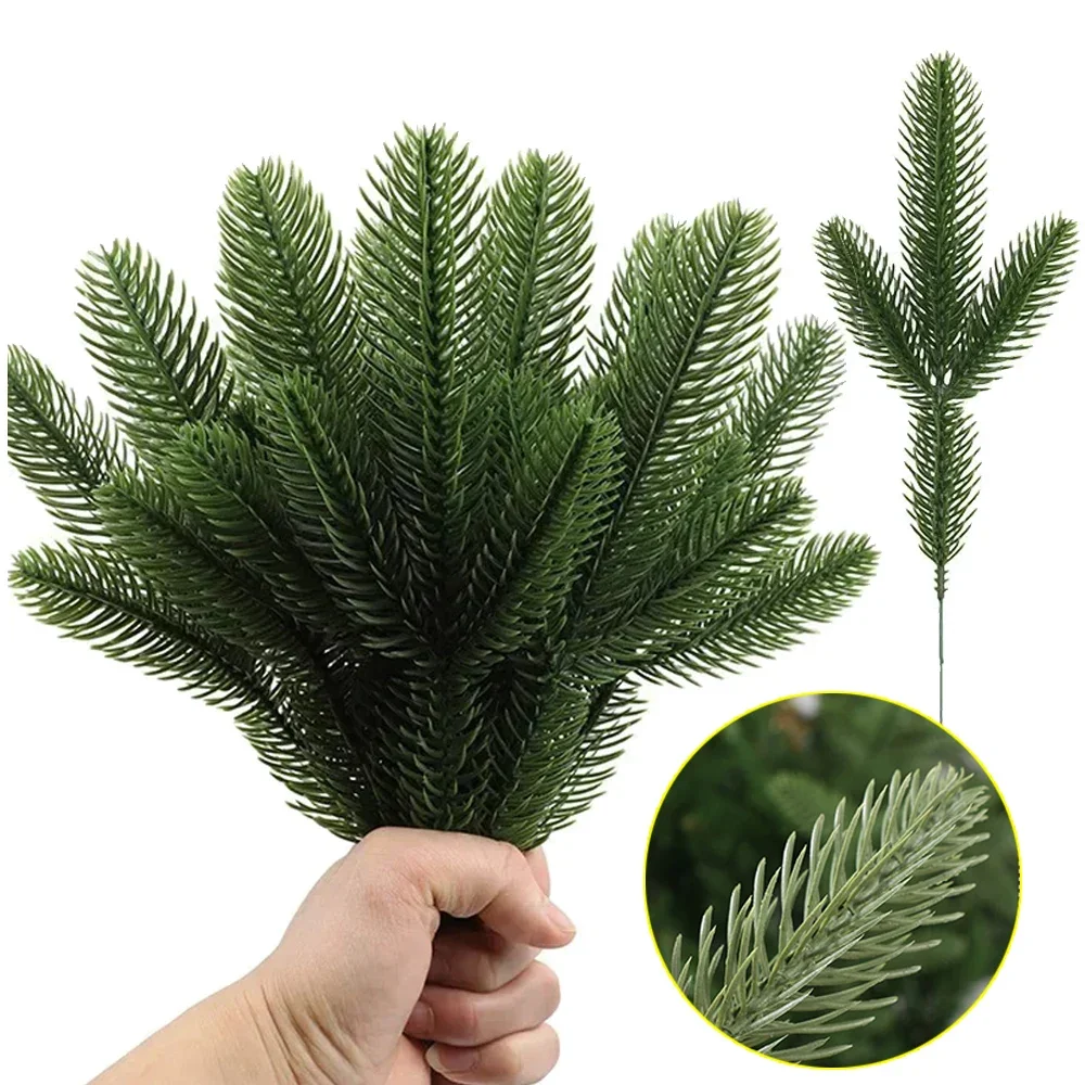 Искусственные елочные ветки из пластика 
Искусственные елочные ветки из пластика