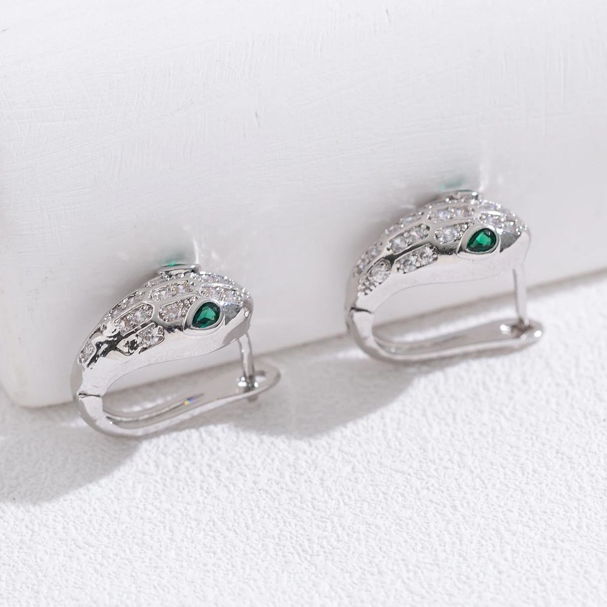 Silver Luxury Snake Women Earrings New Arrival Diamond Alloy Earrings Friendship Gift
Silver Luxury Snake Women Earrings New Arrival Diamond Alloy Earrings Friendship Gift
