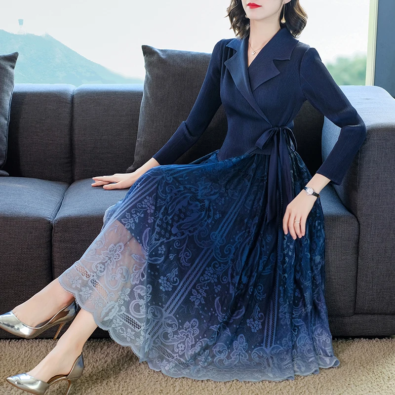 New Autumn Women Notched Neck Wrist Sleeve Slim Long Dress High Quality Lace Patchwork Big Hem Gradient Color Elegant Dress
New Autumn Women Notched Neck Wrist Sleeve Slim Long Dress High Quality Lace Patchwork Big Hem Gradient Color Elegant Dress