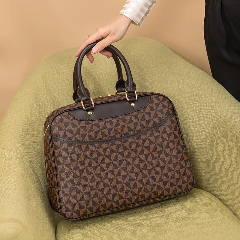 2022 новая брендовая дизайнерская женская сумка, винтажная кожаная сумка-тоут с принтом, женские вместительные сумки-мессенджеры через плечо... 
2022 новая брендовая дизайнерская женская сумка, винтажная кожаная сумка-тоут с принтом, женские вместительные сумки-мессенджеры через плечо...