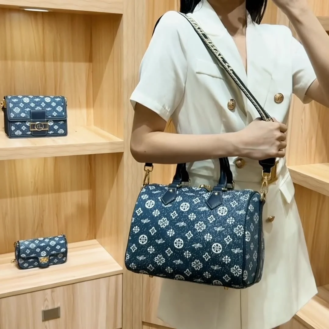 Winter 2022 new pillow bag large capacity handbag for women with light luxury one-shoulder cross-body printed bag W838
Winter 2022 new pillow bag large capacity handbag for women with light luxury one-shoulder cross-body printed bag W838