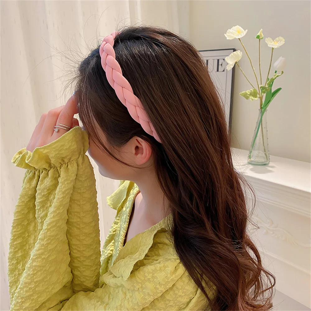 South Korea Simple Pure Color Twist Acrylic Hair Hoop INS Wind High Cranial Top Wash Head Hoop Braid Hair Band Accessories
South Korea Simple Pure Color Twist Acrylic Hair Hoop INS Wind High Cranial Top Wash Head Hoop Braid Hair Band Accessories