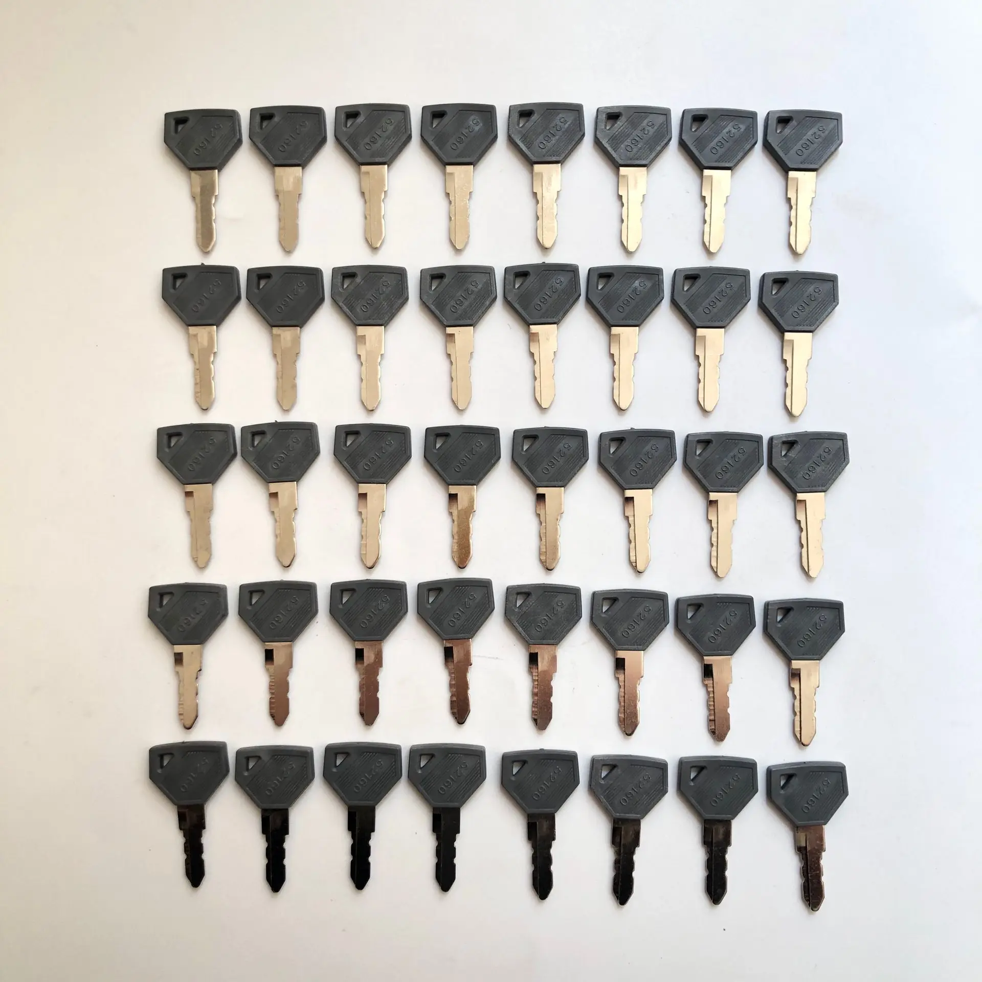 40PCS 52160 Ignition Key 198360-52160 for Yanmar Machines Excavator Grader Dozer SC2400 SC2450 EX2900 John Deere Tractor
40PCS 52160 Ignition Key 198360-52160 for Yanmar Machines Excavator Grader Dozer SC2400 SC2450 EX2900 John Deere Tractor