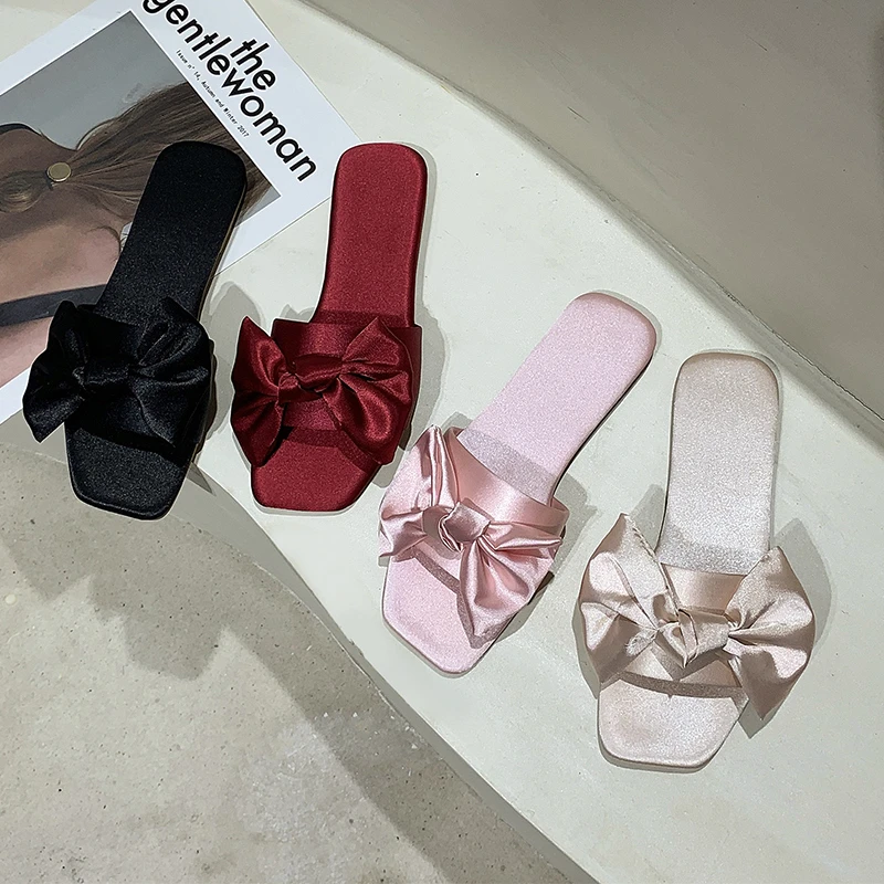 2023 New Red Wedding Slippers Ladies Sandals Summer Shoes Ladies Satin Soft Sole Bridesmaid Slippers Solid Color Women Sandals 
2023 New Red Wedding Slippers Ladies Sandals Summer Shoes Ladies Satin Soft Sole Bridesmaid Slippers Solid Color Women Sandals