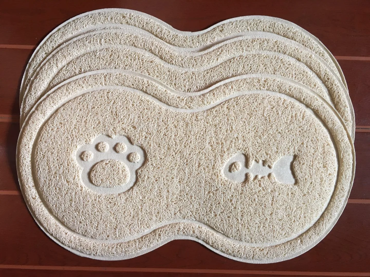 Cute And Minimalist Style Universal Pet PVC Meal Mat Anti Slip And Waterproof Food Meal Mat
Cute And Minimalist Style Universal Pet PVC Meal Mat Anti Slip And Waterproof Food Meal Mat