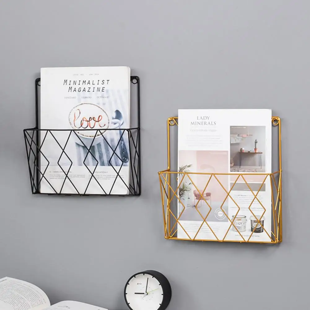 Wall Shelf Modern Style Compact Exquisite Decorative Wall Hanging Storage Shelf Wall Storage Holder for Magazines
Wall Shelf Modern Style Compact Exquisite Decorative Wall Hanging Storage Shelf Wall Storage Holder for Magazines
