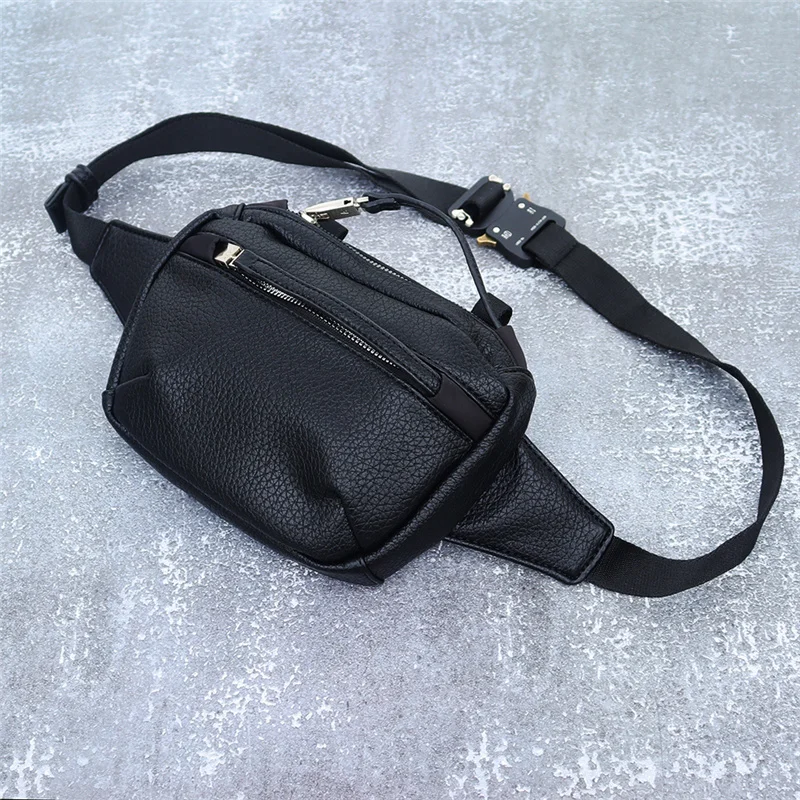 Luxury Brand high quality Classic Leather 1017 ALYX 9SM ID Bags Men Women Metal Bar Zipper Alyx Bag Black Buckle Backpacks Dual
Luxury Brand high quality Classic Leather 1017 ALYX 9SM ID Bags Men Women Metal Bar Zipper Alyx Bag Black Buckle Backpacks Dual