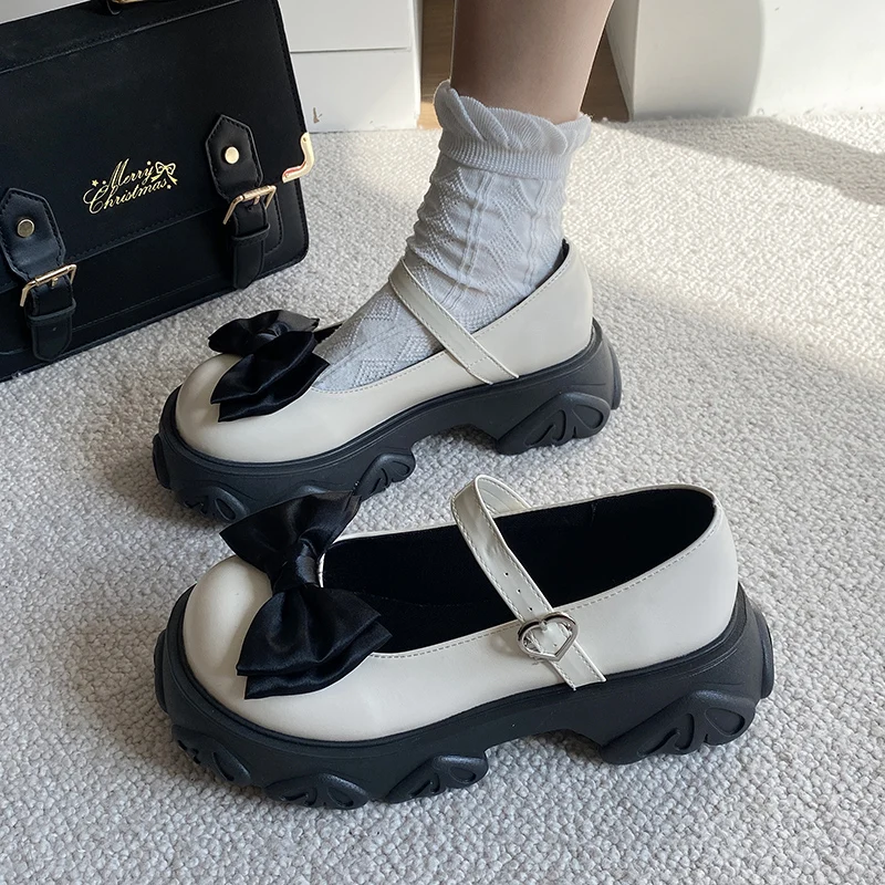 Туфли женские на платформе, мягкие оксфорды, с бантом, клоги, Классическая Кожаная базовая обувь с бабочками, из искусственной кожи, на резиновой подошве, на среднем каблуке, лето
Туфли женские на платформе, мягкие оксфорды, с бантом, клоги, Классическая Кожаная базовая обувь с бабочками, из искусственной кожи, на резиновой подошве, на среднем каблуке, лето