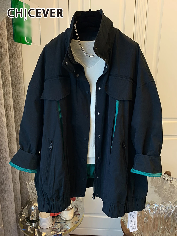 CHICEVER цветное Свободное пальто для женщин с воротником-стойкой и длинным рукавом, однобортное повседневное пальто с карманами в стиле пэчворк
CHICEVER цветное Свободное пальто для женщин с воротником-стойкой и длинным рукавом, однобортное повседневное пальто с карманами в стиле пэчворк