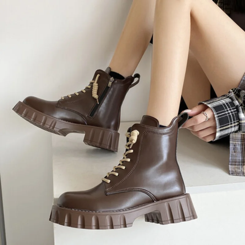 Platform Ankle Boots New Rock Shoes Punk Women Motorcycle Boots Zipper Chunky Heels Botas Mujer Boots Women 2023 New
Platform Ankle Boots New Rock Shoes Punk Women Motorcycle Boots Zipper Chunky Heels Botas Mujer Boots Women 2023 New