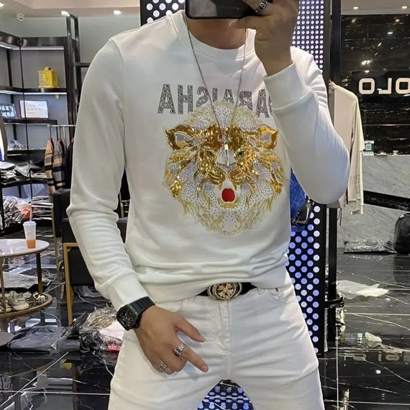 2022 new hot diamond sequin sweater men's autumn and winter trend handsome loose casual sports T-shirt top
2022 new hot diamond sequin sweater men's autumn and winter trend handsome loose casual sports T-shirt top