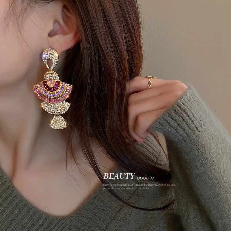 925 Silver Needle Diamond Fan-shaped Earrings European and American Fashion Color Zircon Earrings High-end Earrings Women
925 Silver Needle Diamond Fan-shaped Earrings European and American Fashion Color Zircon Earrings High-end Earrings Women
