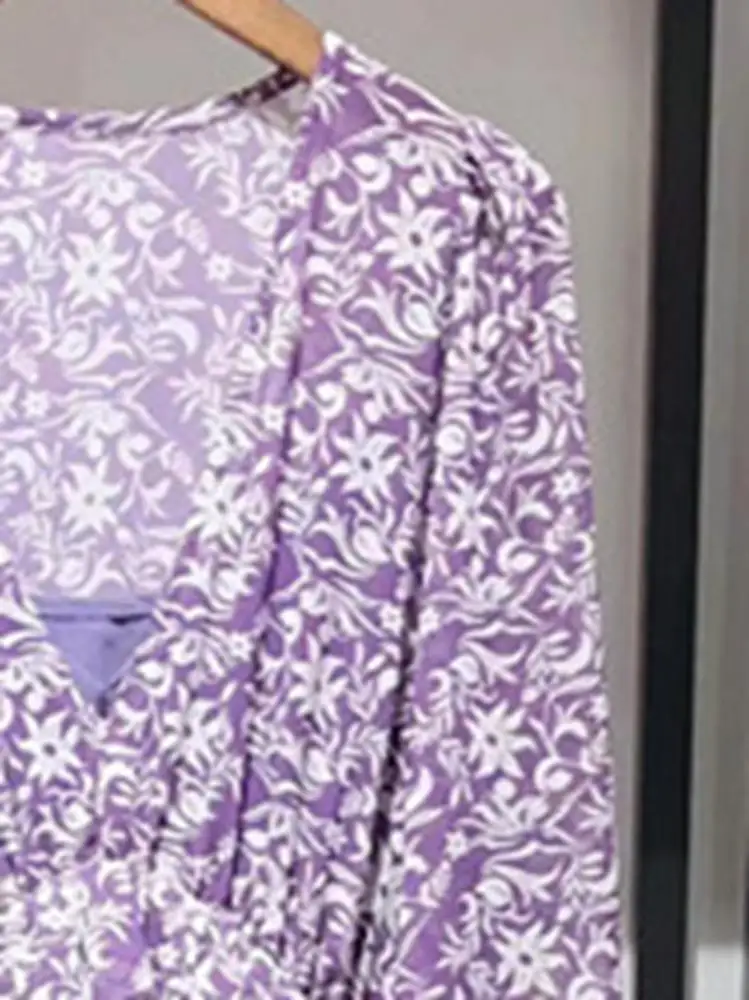 2023 Spring and Summer New Women Printed V-neck Lantern Sleeve Ruffle High Waist Irregular Long Dress
2023 Spring and Summer New Women Printed V-neck Lantern Sleeve Ruffle High Waist Irregular Long Dress