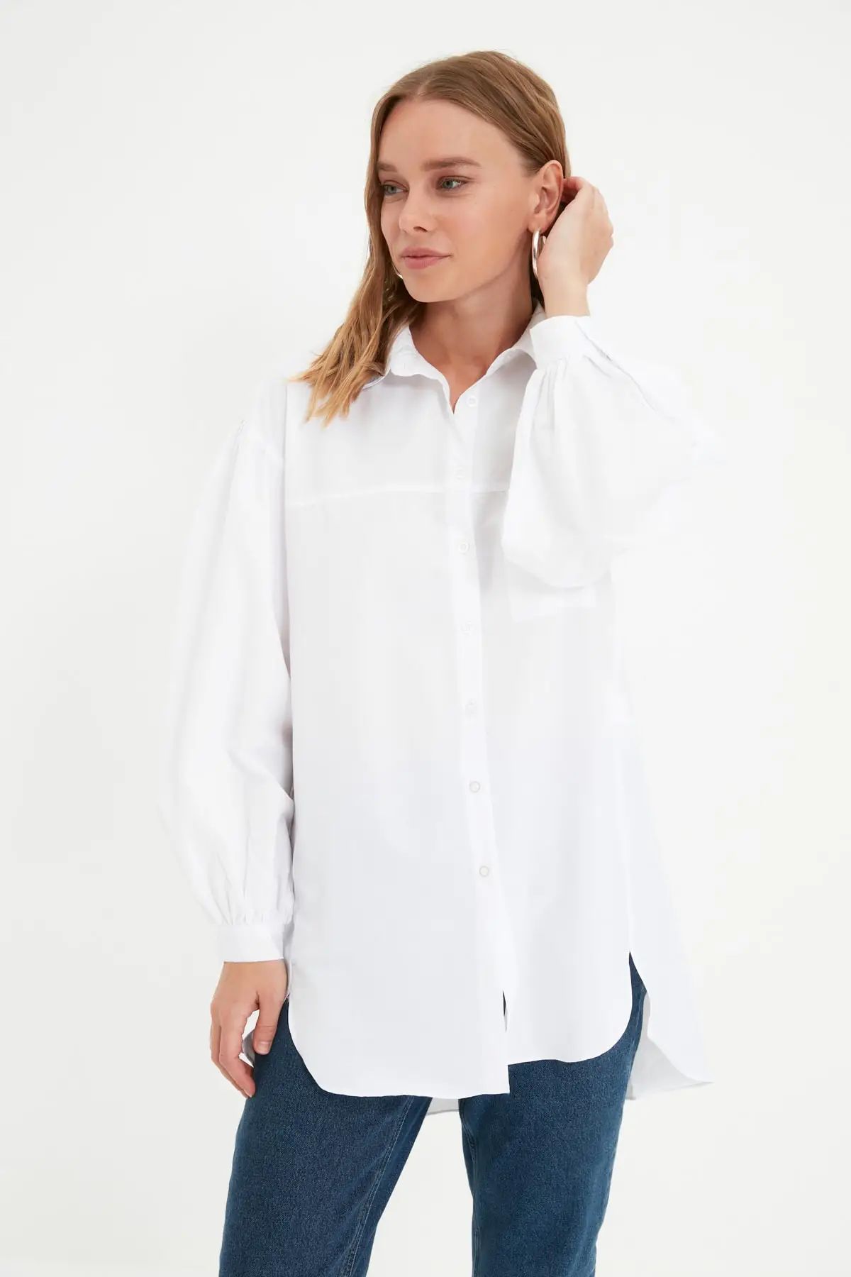 White Bubble Sleeve Shirt Collar Soft Comfortable Casual Sport Hijab Tunik Turkey Arabic Dubai Europe
White Bubble Sleeve Shirt Collar Soft Comfortable Casual Sport Hijab Tunik Turkey Arabic Dubai Europe