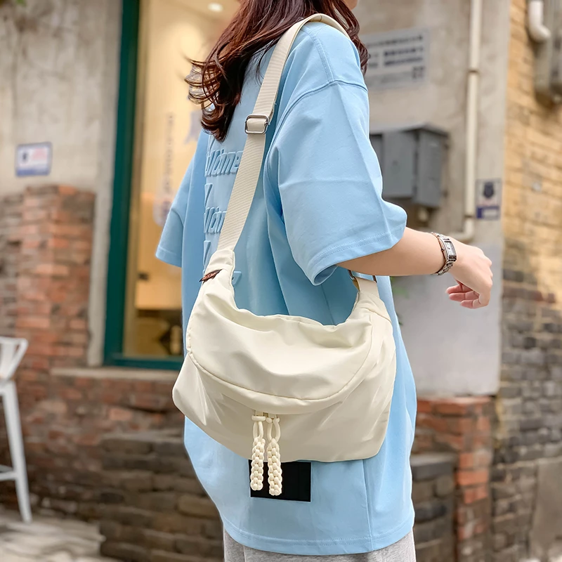 Designer Chest Bag Tote Leisure Exercise Woman Crossbody Bag Street Hip Hop Waist Bags Fashion Nylon Students Shoulder Bag Purse
Designer Chest Bag Tote Leisure Exercise Woman Crossbody Bag Street Hip Hop Waist Bags Fashion Nylon Students Shoulder Bag Purse