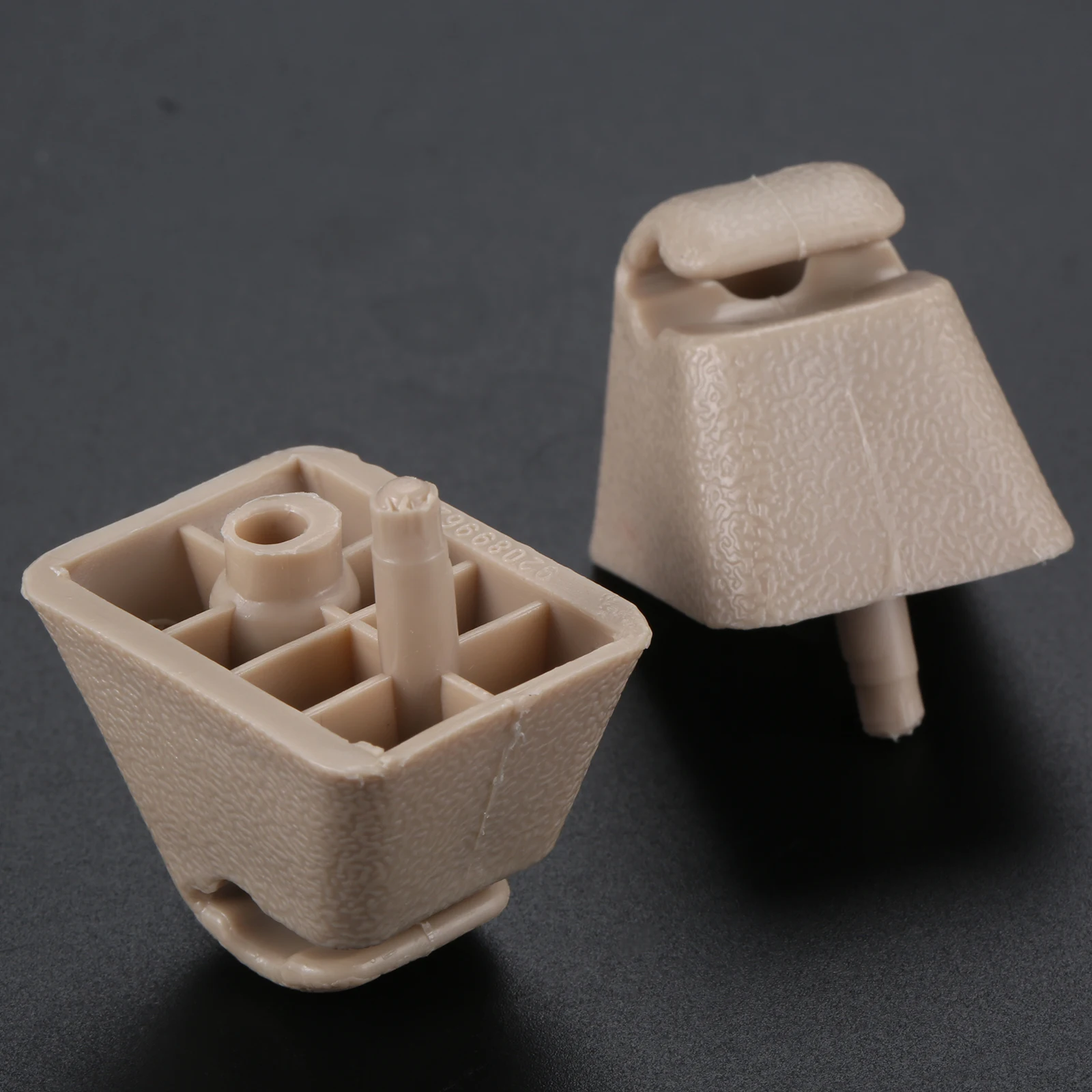 2Pcs Car Interior Sun Visor Mount Bracket Holder Clips Hook 1438336 for Astra F Carlton Cavalier Combo Corsa B Senator Vivaro A
2Pcs Car Interior Sun Visor Mount Bracket Holder Clips Hook 1438336 for Astra F Carlton Cavalier Combo Corsa B Senator Vivaro A