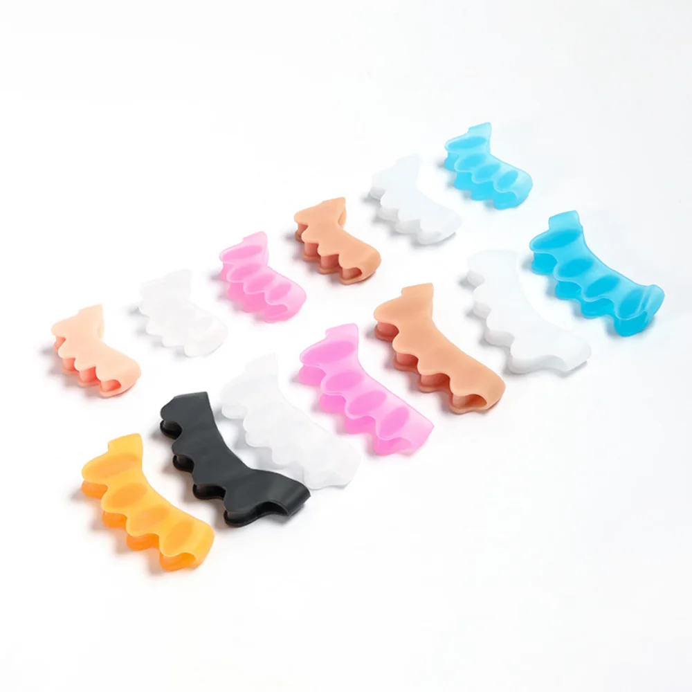 Five-hole chain overlapping toe toe nursing toe separator thumb pinch toe divider
Five-hole chain overlapping toe toe nursing toe separator thumb pinch toe divider