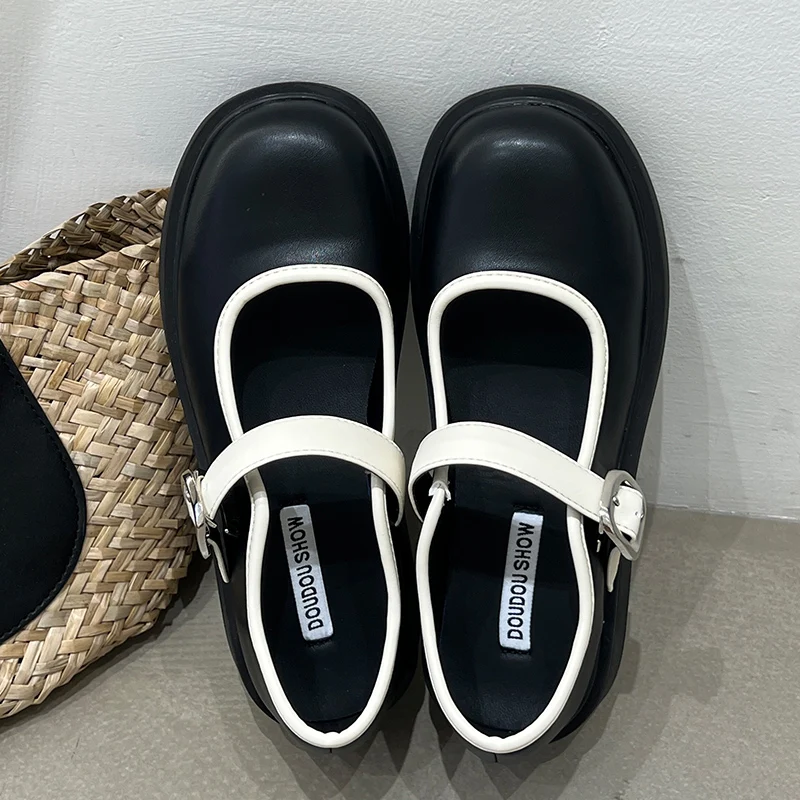 Women Platform Shoes Solid Black 2022 New Rubber Female Shallow Loafers Casual Pu Leather Japanese Style Mary Janes Low Heels
Women Platform Shoes Solid Black 2022 New Rubber Female Shallow Loafers Casual Pu Leather Japanese Style Mary Janes Low Heels