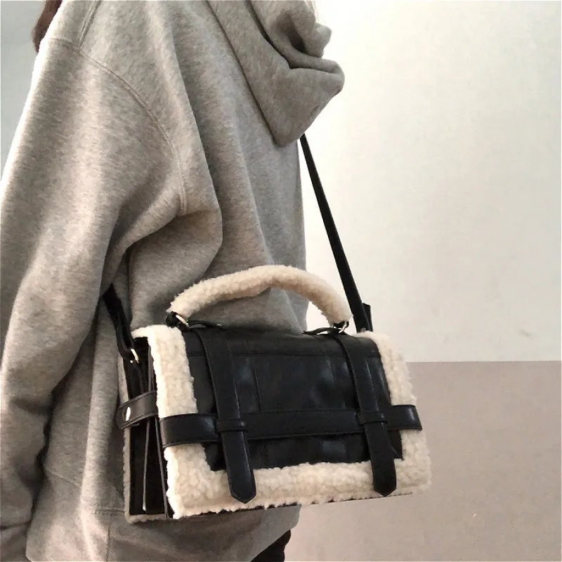 Elegant Female Plush Tote bag 2022 Winter New Quality PU Leather Women's Designer Handbag High capacity Shoulder Messenger Bag
Elegant Female Plush Tote bag 2022 Winter New Quality PU Leather Women's Designer Handbag High capacity Shoulder Messenger Bag