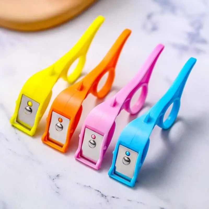 Three In One Portable Multifunctional Fruit Peeler Plastic Orange Pear Lemon Slicer Fruit Cutter Citrus Knife Kitchen Tool
Three In One Portable Multifunctional Fruit Peeler Plastic Orange Pear Lemon Slicer Fruit Cutter Citrus Knife Kitchen Tool