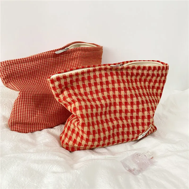 Women Cosmetic Bag Plaid Printing Cotton Cloth Makeup Pouch Hand Travel Bag Lipstick Organizer Cases Fashion Zipper Phone Purse
Women Cosmetic Bag Plaid Printing Cotton Cloth Makeup Pouch Hand Travel Bag Lipstick Organizer Cases Fashion Zipper Phone Purse