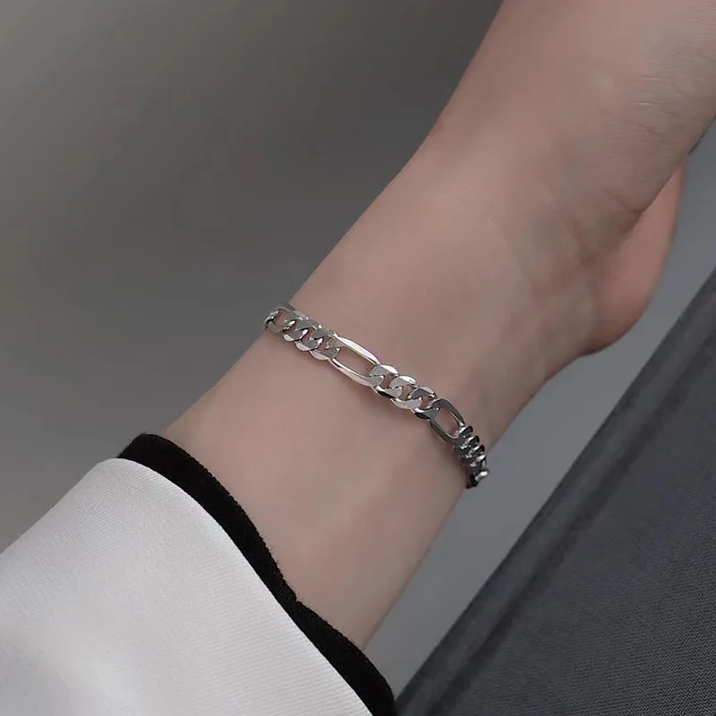 1PC Tank Pattern Frigid Wind White Gold color Bracelet Female Simple Fashion Couple Chain Retro Bracelets 2022
1PC Tank Pattern Frigid Wind White Gold color Bracelet Female Simple Fashion Couple Chain Retro Bracelets 2022