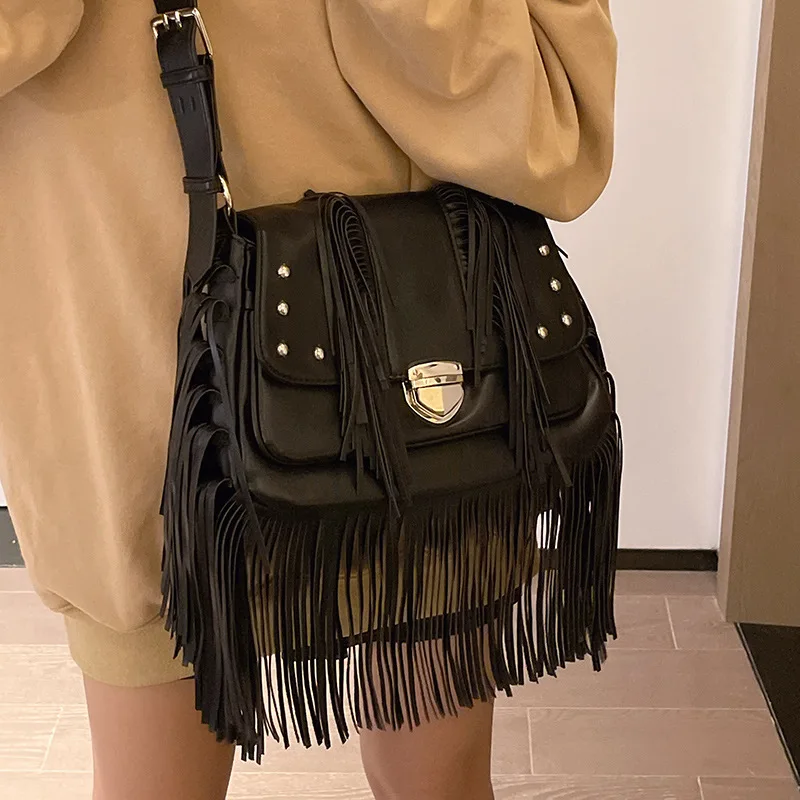 

2022Autumn Winter New Design Tassels PU Leather Shoulder Bag Y2K Black Vintage Messenger Bag Female Underarm Bag Bolsa Feminina