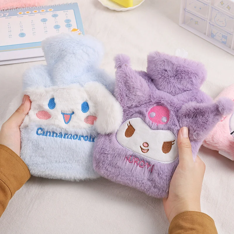 Аниме Sanrio, плюшевая бутылка для горячей воды Hello Kitty, коричная курол, моя мелодия, сумка для горячей воды, зимние детские подарки
Аниме Sanrio, плюшевая бутылка для горячей воды Hello Kitty, коричная курол, моя мелодия, сумка для горячей воды, зимние детские подарки