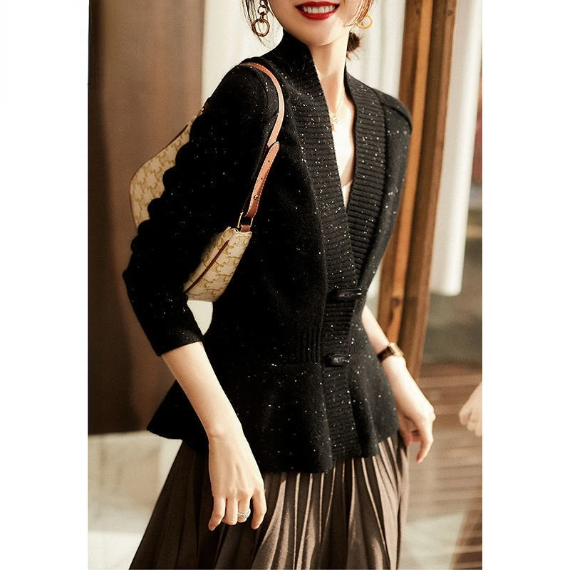 2022 Spring V Neck Women Button Black Cardigan Sweater Knitted Loose Oversized Jumper Top Jacket Coat
2022 Spring V Neck Women Button Black Cardigan Sweater Knitted Loose Oversized Jumper Top Jacket Coat