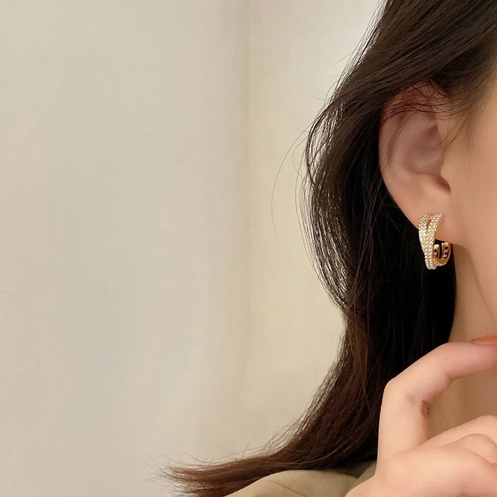 French Vintage Party Crossover X-shaped Luxury Fashion Jewelry Female Earrings Pearl Korean Style Ear Stud
French Vintage Party Crossover X-shaped Luxury Fashion Jewelry Female Earrings Pearl Korean Style Ear Stud