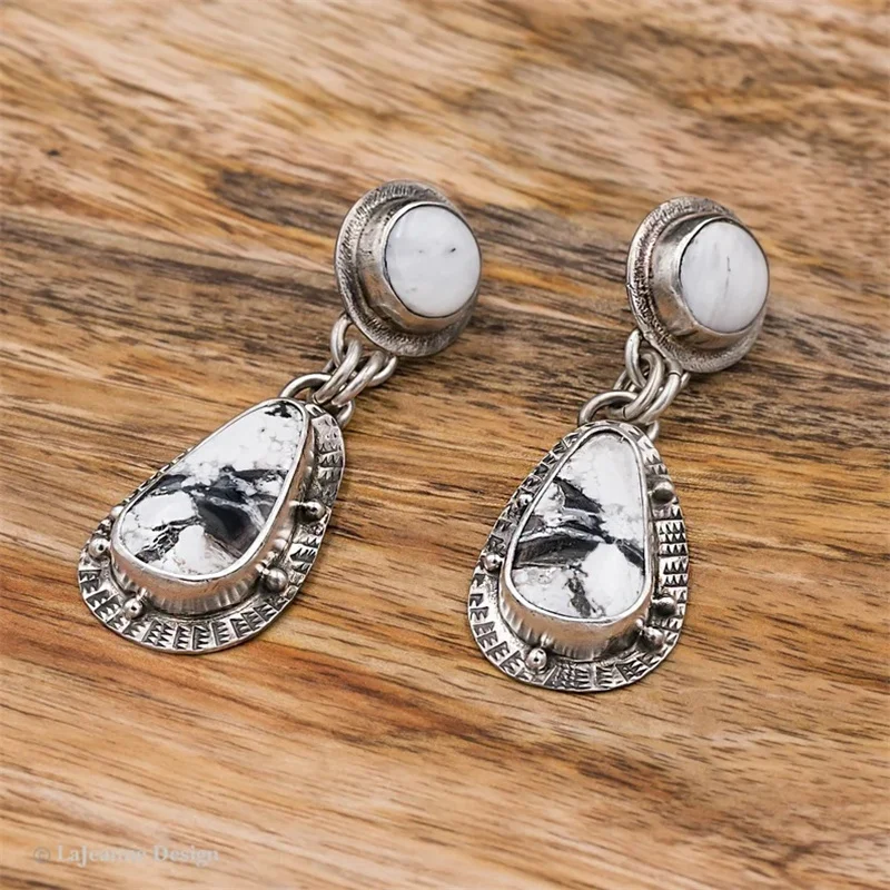 European and American Style New Retro Drop Earrings European and American Fashion Earrings High Quality Fashion Jewelry
European and American Style New Retro Drop Earrings European and American Fashion Earrings High Quality Fashion Jewelry