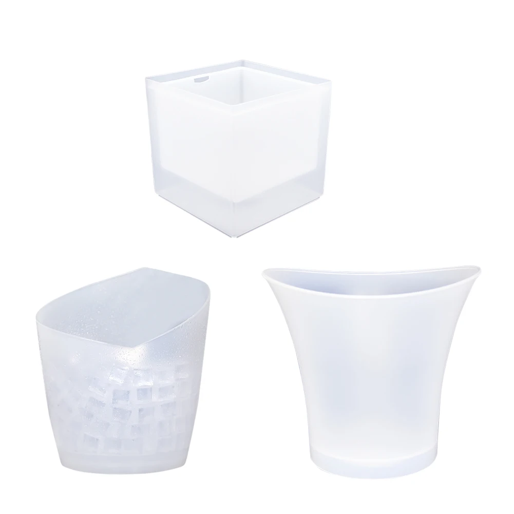 Large Capacity 7 Colors LED Ice Buckets Kitchen Bar Gadgets Colorful Wine Ice Bucket Drink Container Lighted For Party Home Bar
Large Capacity 7 Colors LED Ice Buckets Kitchen Bar Gadgets Colorful Wine Ice Bucket Drink Container Lighted For Party Home Bar
