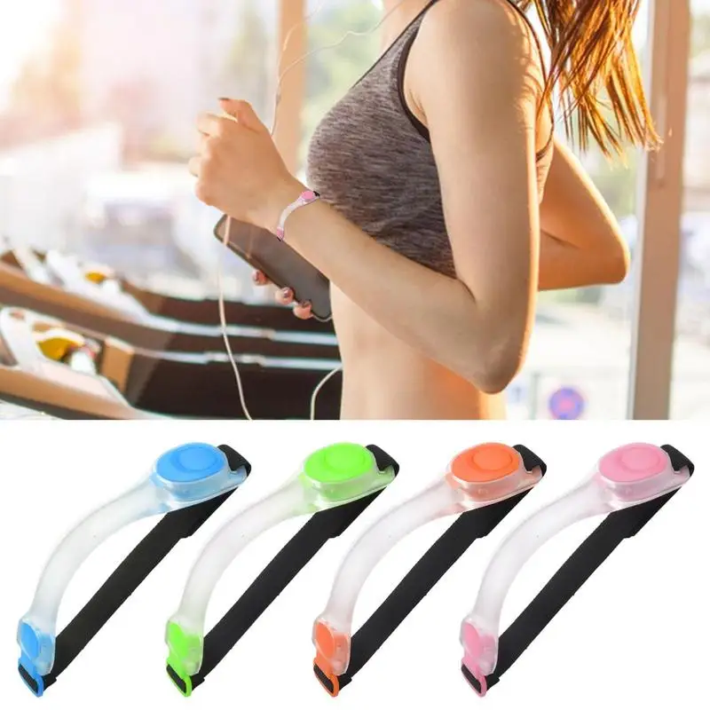 LED Armband Light Up Adjustable Wearable Running Arm Belt Glow In The Dark For Running Walking Cycling Concert Outdoor Glow
LED Armband Light Up Adjustable Wearable Running Arm Belt Glow In The Dark For Running Walking Cycling Concert Outdoor Glow