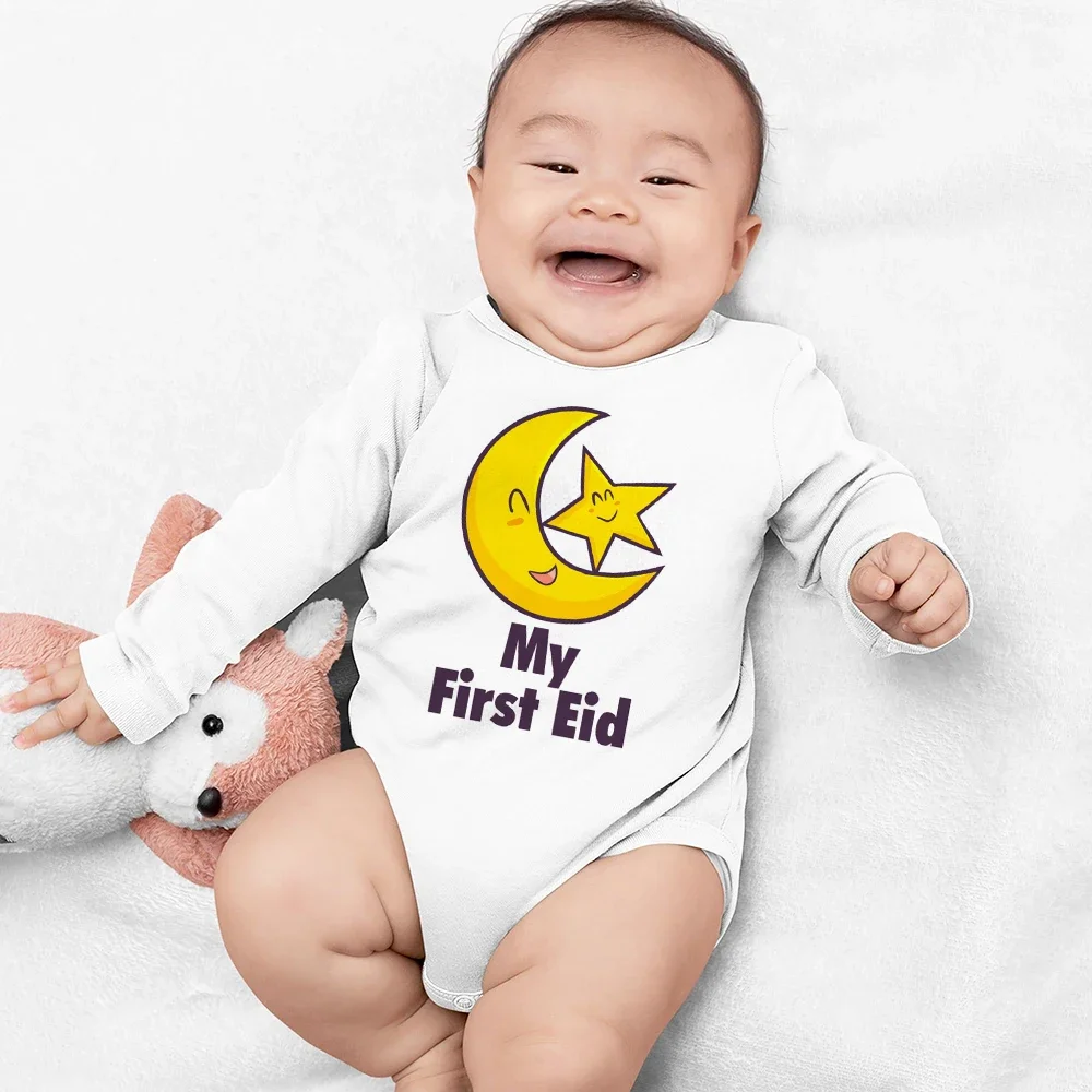 Детское боди с принтом My First Eid, комбинезон для новорожденных, одежда для мальчиков и девочек, праздничный комбинезон с длинным рукавом в подарок для малышей
Детское боди с принтом My First Eid, комбинезон для новорожденных, одежда для мальчиков и девочек, праздничный комбинезон с длинным рукавом в подарок для малышей