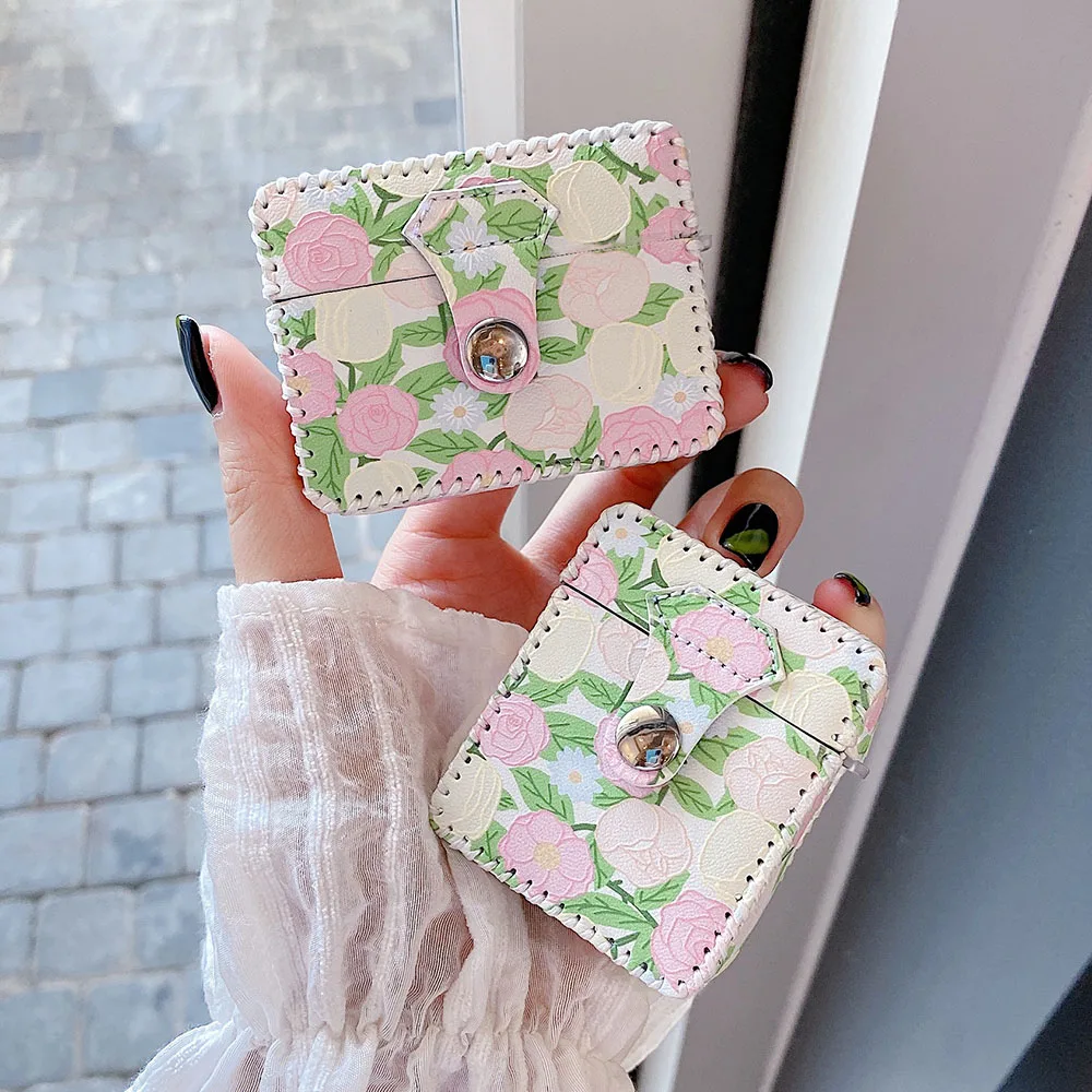 2 in 1 Leather Case for AirPods 1 2 Pro Oil Painting Pink Rose Daisy Flower Earphone Protective Bag Charging Box Cover AirPod 3
2 in 1 Leather Case for AirPods 1 2 Pro Oil Painting Pink Rose Daisy Flower Earphone Protective Bag Charging Box Cover AirPod 3