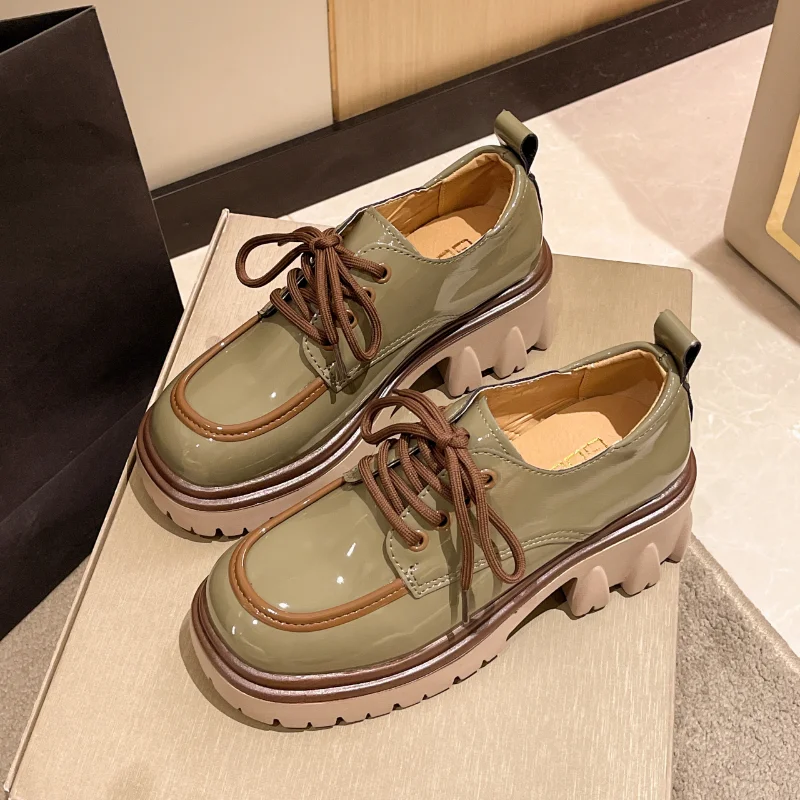 COZOK Women 2022 Autumn New Color Matching Patent Leather Fashion Foreign Style Round Toe Thick Heel Thick Sole Lace-up Loafers
COZOK Women 2022 Autumn New Color Matching Patent Leather Fashion Foreign Style Round Toe Thick Heel Thick Sole Lace-up Loafers