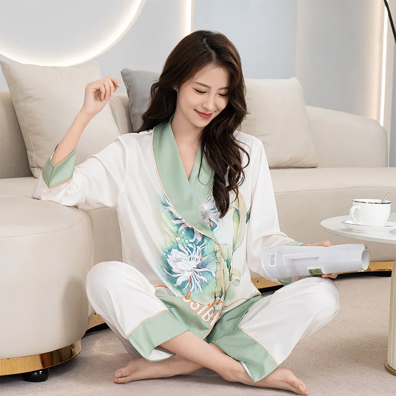 Women's Pajamas Spring Summer 2023 New Ice Silk Long-sleeved Trousers Suit Home Clothes Autumn Nightwear Ladies Sleepwear 
Women's Pajamas Spring Summer 2023 New Ice Silk Long-sleeved Trousers Suit Home Clothes Autumn Nightwear Ladies Sleepwear
