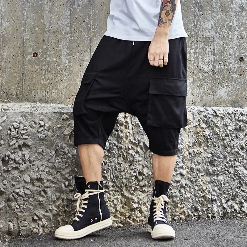 Men's Low-Grade Pants And Shorts Original New Six Point Pants Deep Black Large Pocket Crotch Cross Pants Hong Kong Men's Pants
Men's Low-Grade Pants And Shorts Original New Six Point Pants Deep Black Large Pocket Crotch Cross Pants Hong Kong Men's Pants