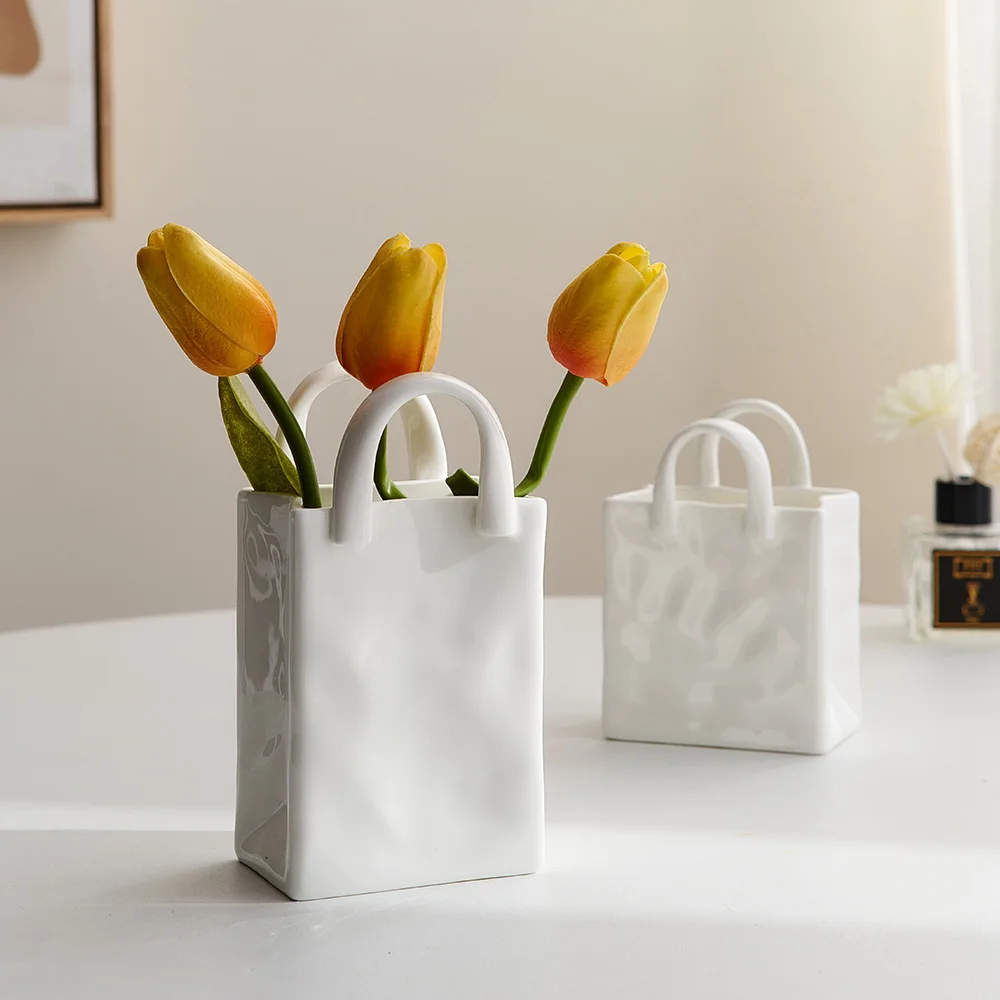 Nordic Creative Shopping Basket ceramic mini Vase Bag Decoration Simple Dried Flower Arrangement Vases Table Decor mini pots Art
Nordic Creative Shopping Basket ceramic mini Vase Bag Decoration Simple Dried Flower Arrangement Vases Table Decor mini pots Art