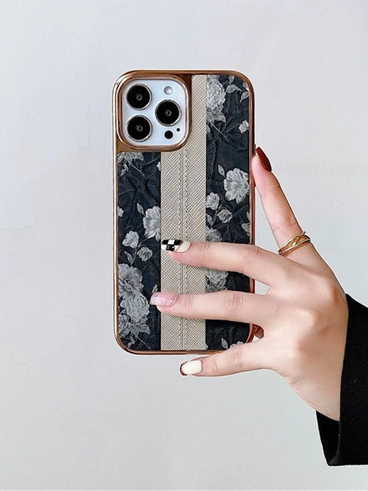 Luxury Plating Flower Leather Phone Case For iphone 13 12 11 Pro Max XR Camera Lens Protection Armor Back Cover Housing Fundas
Luxury Plating Flower Leather Phone Case For iphone 13 12 11 Pro Max XR Camera Lens Protection Armor Back Cover Housing Fundas