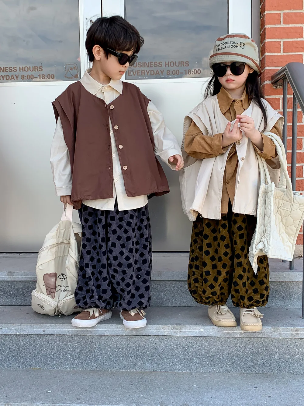 Children's Vest Autumn Korean Baby Girls Cardigan Vest Solid Toddler Boys Sleeveless Jacket Casual Loose Tops Kids Cotton Vests
Children's Vest Autumn Korean Baby Girls Cardigan Vest Solid Toddler Boys Sleeveless Jacket Casual Loose Tops Kids Cotton Vests